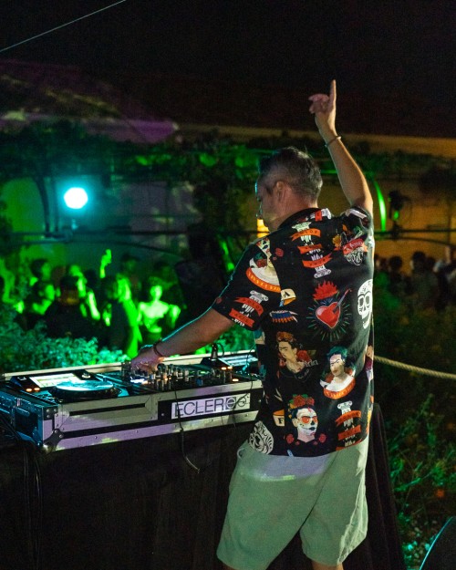 Auteur: Julien ANGELLA ARIAVISTA