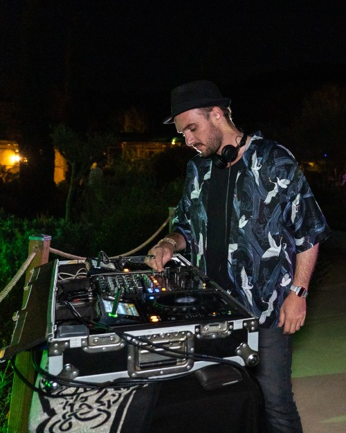 Auteur: Julien ANGELLA ARIAVISTA